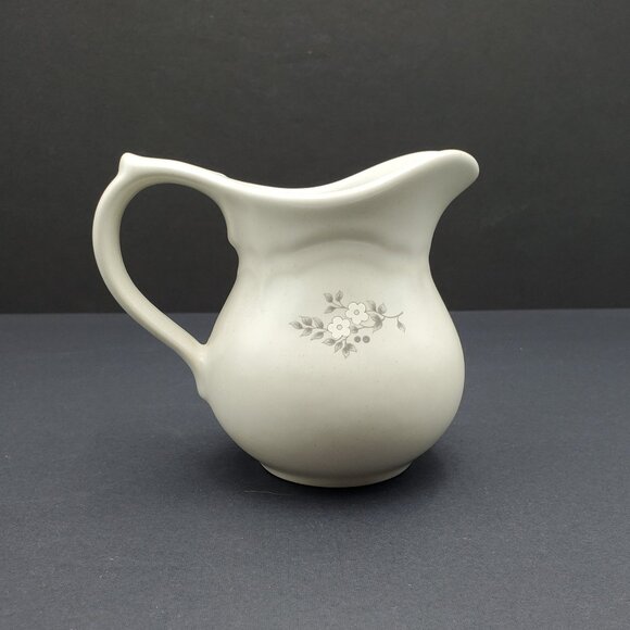 Pfaltzgraff Heirloom Creamer & Sugar Bowl with Lid Gray White Floral Creamer Set - Picture 10 of 12